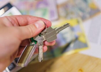 The Agent’s Bankroll: The Professional Poker Player’s System for Mastering Your Real Estate Finances (+ Free Google Sheets Budget Template)