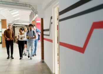 The High School Style Survival Guide: My Four-Year Journey from Fitting In to Standing Out