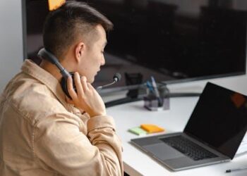 Navigating the Service Landscape: A Definitive Analysis of Customer Service Excellence in the U.S. Brokerage Industry