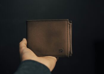 The War in My Wallet: How I Stopped Fighting Myself and Finally Won at Not Spending