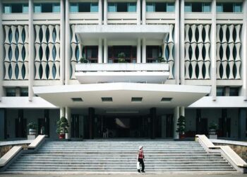 The Architect of Stability: A Narrative Framework for the Modern Freelancer