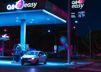 The Energy of Money: How I Escaped the Paycheck-to-Paycheck Trap by Thinking Like a Physicist