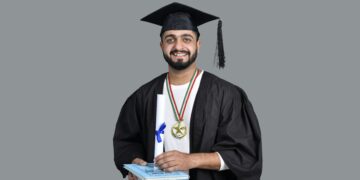 The Scholarship Garden: A Step-by-Step Guide to Cultivating a Profile That Wins Awards